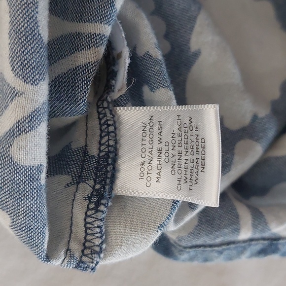 Loft Ann Taylor Denim Floral Button Up Blouse. Great Condition Size M - Picture 7 of 7